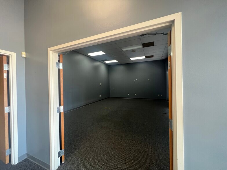 More Photos Of 8343 E 32nd St N, Wichita Office For Lease