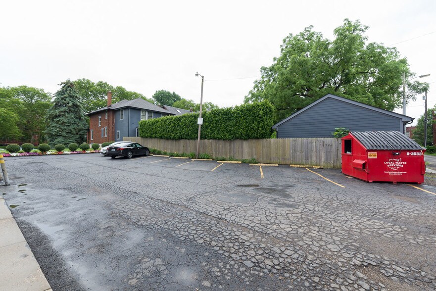 More Photos Of 871 N Park St, Columbus Office For Sale