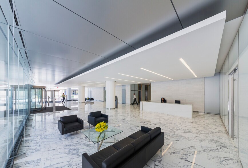 More Photos Of 1400 Crystal Dr, Arlington Office For Lease