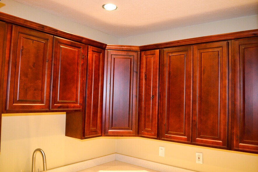 More Photos Of 460 E 1000 N, North Salt Lake Office Residential For Lease