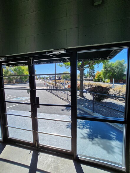 More Photos Of 310 SE Railroad St, Bend Storefront Retail Residential For Lease