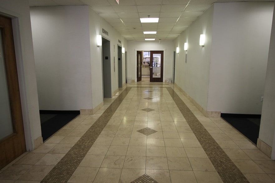 More Photos Of 7535 Little River Tpke, Annandale Office Residential For Sale