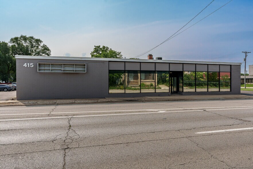 More Photos Of 415 N 3rd St, Rockford Light Distribution For Sale