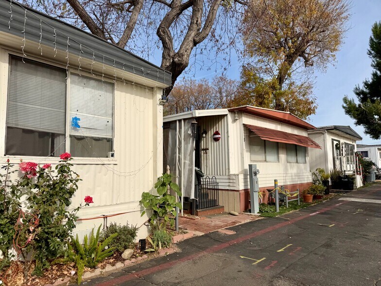 More Photos Of 24833 Railroad, Newhall Manufactured Housing Mobile Home Park For Sale