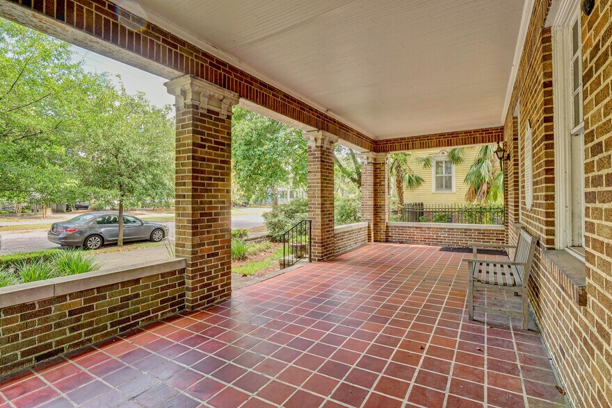 More Photos Of 14 S 5th Ave, Wilmington Office For Sale