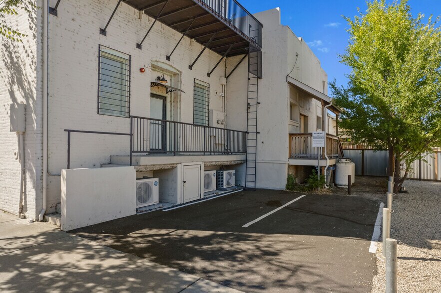 More Photos Of 302 N Main St, Lakeport Storefront For Sale