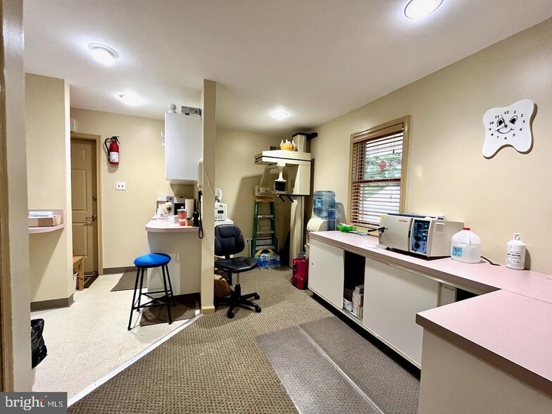 More Photos Of 10 Shady ln, Rockledge Flex For Sale