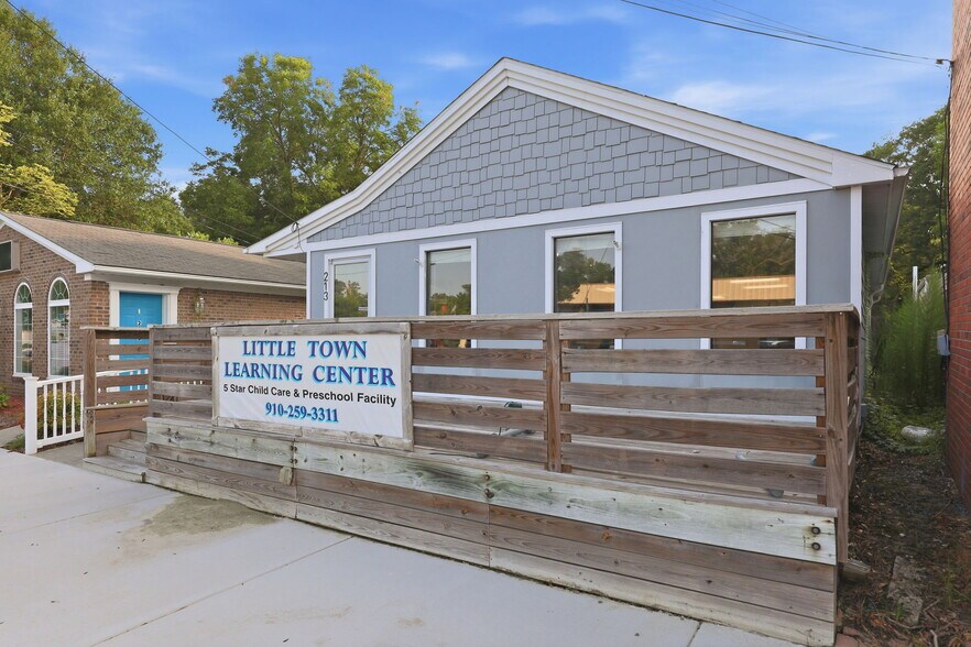 More Photos Of 213 S Wright St, Burgaw Daycare Center For Sale