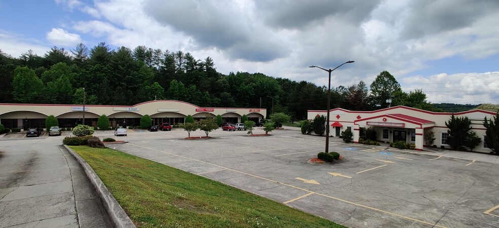 Primary Photo Of 772 Maddox Dr, East Ellijay Freestanding For Lease