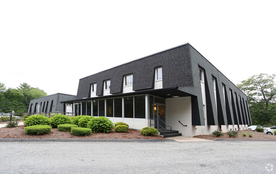 More Photos Of 123 Dwight Rd, Longmeadow Medical For Lease