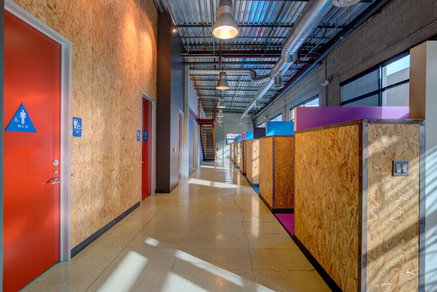 More Photos Of 130 Lomita St, El Segundo Research And Development For Lease