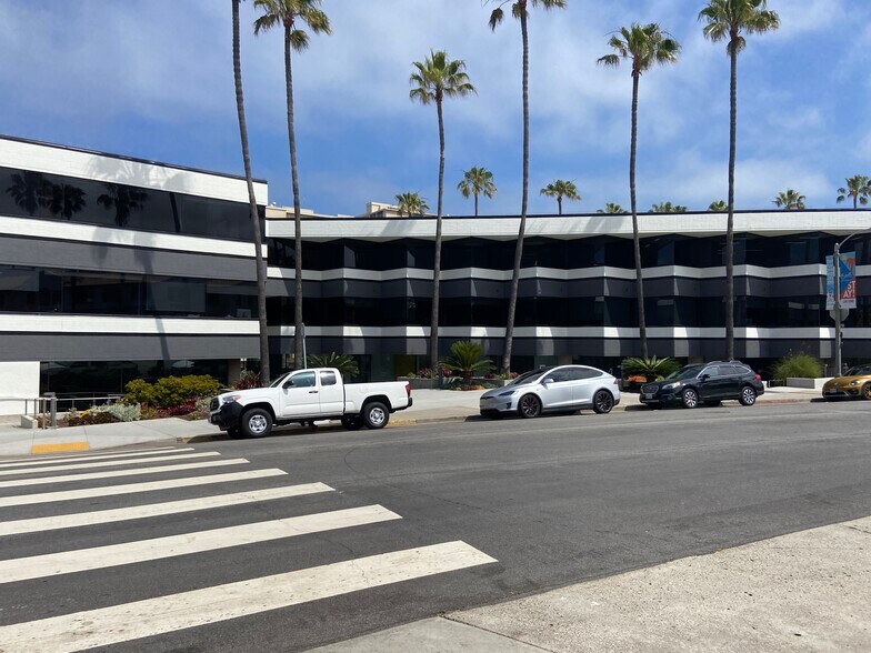More Photos Of 888 Prospect St, La Jolla Office For Lease