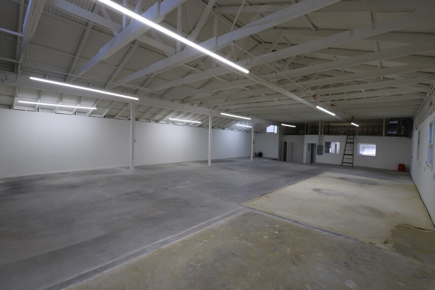 More Photos Of 138 Sierra St, El Segundo Manufacturing For Lease