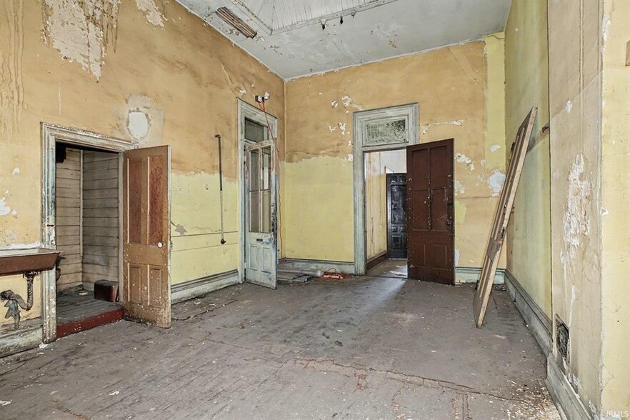 More Photos Of 116-118 N Main St, Goshen Specialty For Sale