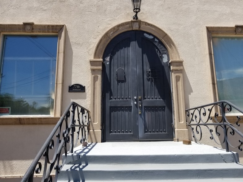 More Photos Of 7746 Foothill Blvd, Tujunga Movie Radio TVStudio For Sale