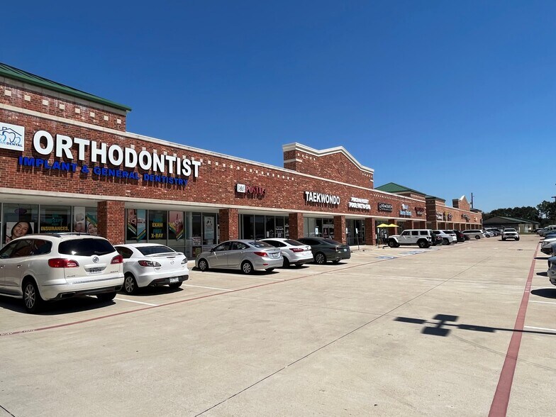 More Photos Of 21040 Highland Knolls Dr, Katy Storefront Retail Office For Lease