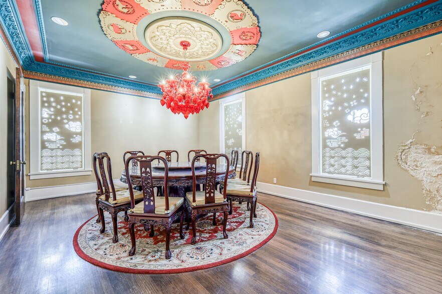 More Photos Of 1011 N Mesa St, El Paso Office For Sale