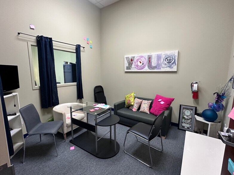 More Photos Of 8810 Commodity Cir, Orlando Coworking Space