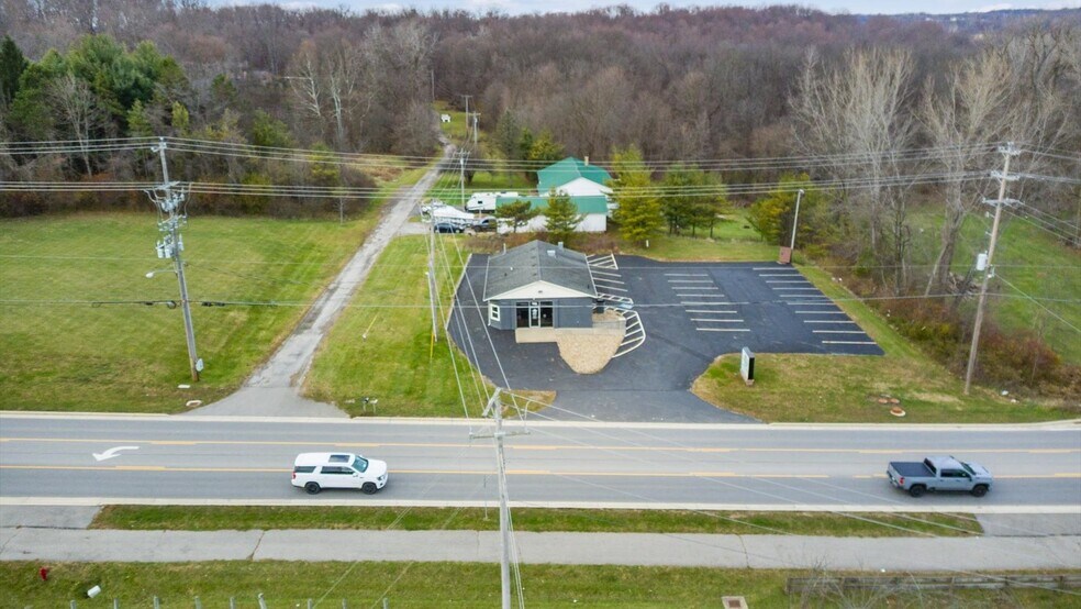 More Photos Of 580 W Coshocton St, Johnstown Storefront For Sale