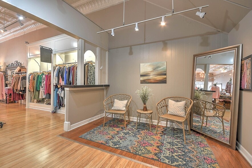 More Photos Of 531 State St, Bristol Storefront Retail Office For Sale