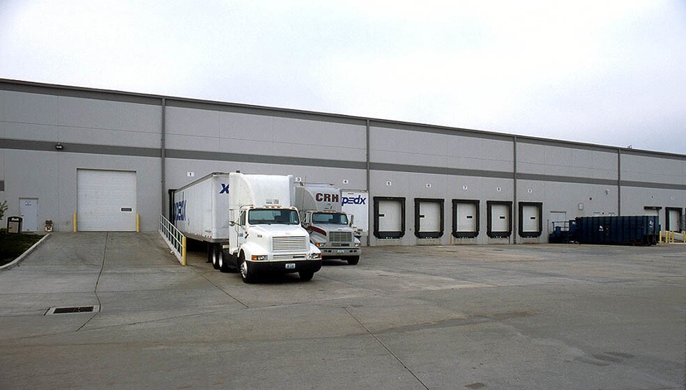 More Photos Of 13875-13899 Corporate Woods Trl, Bridgeton Distribution For Lease