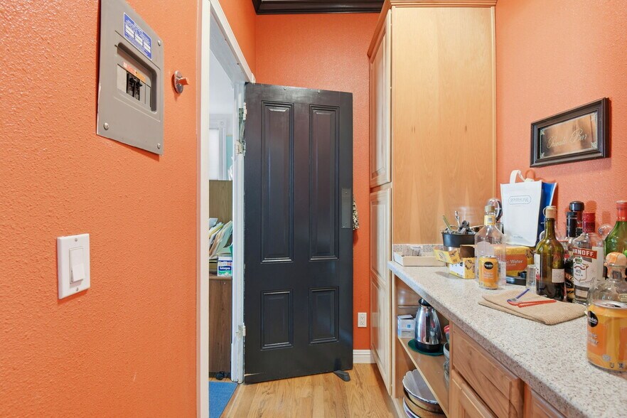 More Photos Of 931 Chestnut St, Alameda Multifamily For Sale