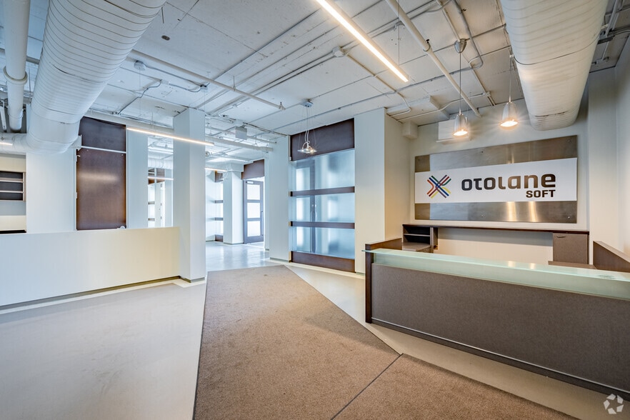 More Photos Of 225 Rue Chabanel O, Montréal Loft Creative Space For Lease