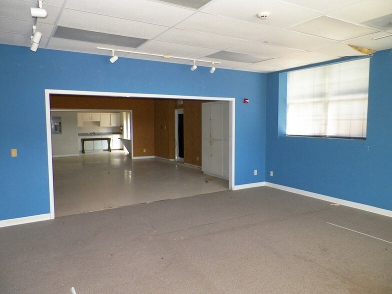 More Photos Of 2424 Old Sterlington Rd, Monroe Freestanding For Lease