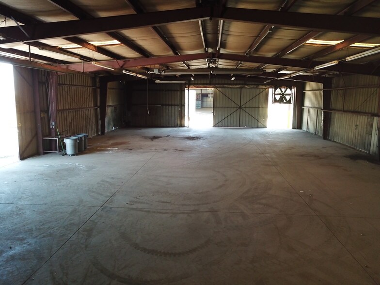 More Photos Of 43016 Road 68, Reedley Warehouse For Lease