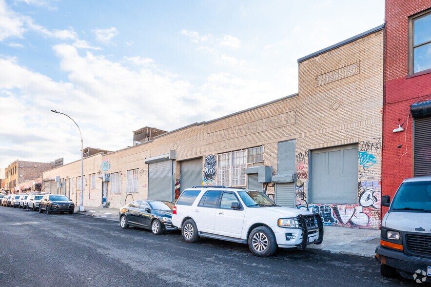 More Photos Of 450 Austin Pl, Bronx Warehouse For Lease