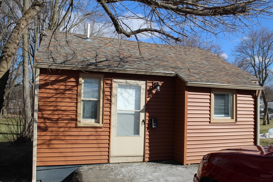 More Photos Of 801 S Mill St, Clio Apartments For Sale