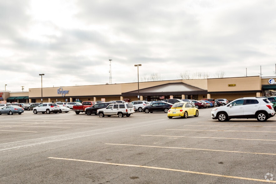 More Photos Of 74-112 Dover Crossing Rd, Clarksville General Retail For Lease