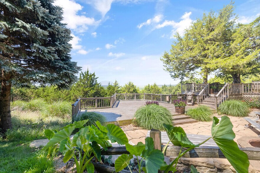 More Photos Of 2211 E 640th Pl, Ursa Winery Vineyard For Sale