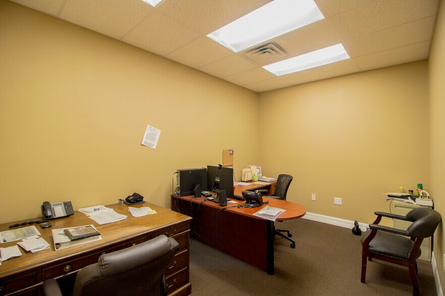 More Photos Of 1005 Snively Ave, Winter Haven Refrigeration Cold Storage For Sale