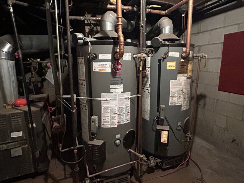 More Photos Of 1515 W National Ave, Milwaukee Hotel For Sale