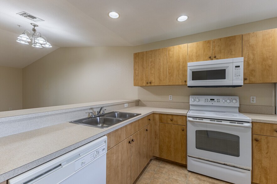 More Photos Of 1328 SE 8th Ave, Cape Coral Multifamily For Sale