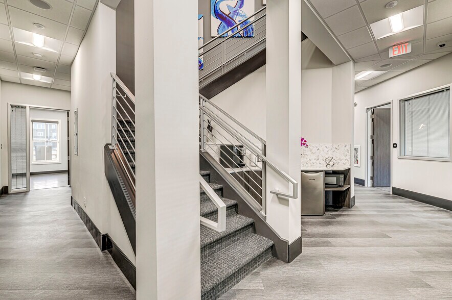 More Photos Of 12770 W New Market St, Carmel Office For Lease