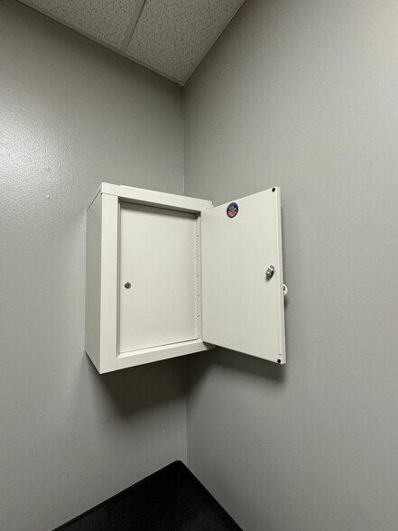 More Photos Of 6693 Transit Rd, Buffalo Freestanding For Lease