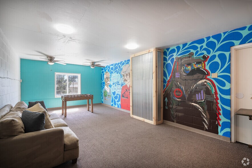 More Photos Of 2700 White Ln, Bakersfield Apartments For Sale