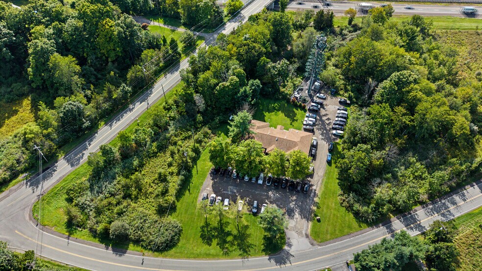 More Photos Of 11 Abrams Rd, Central Valley Office For Sale