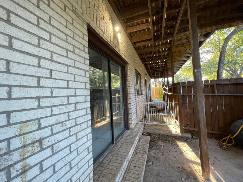 More Photos Of 613 Central Texas Expy, Lampasas Multifamily For Sale