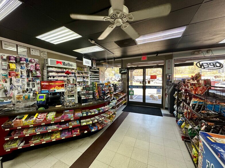 More Photos Of 450 E King St, Boone Service Station For Sale