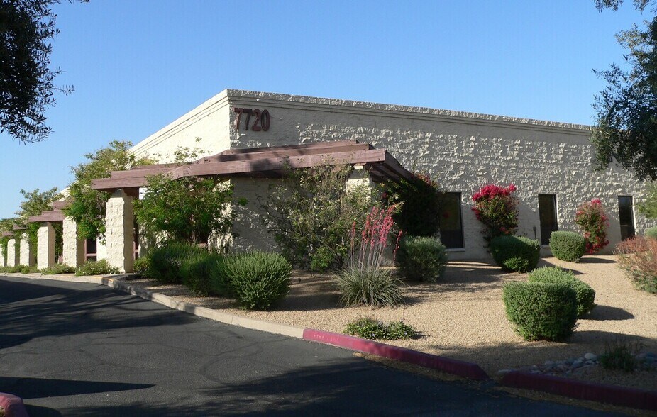 Primary Photo Of 7720 E Redfield Rd, Scottsdale Warehouse For Lease