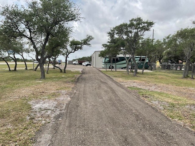 More Photos Of 2590 TX-35 Bypass, Aransas Pass Manufacturing For Sale