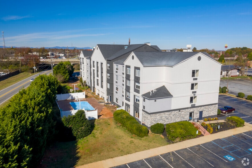 More Photos Of 160 Simuel Rd, Spartanburg Hotel For Sale