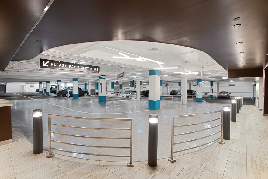 More Photos Of 9440 Santa Monica Blvd, Beverly Hills Office For Lease