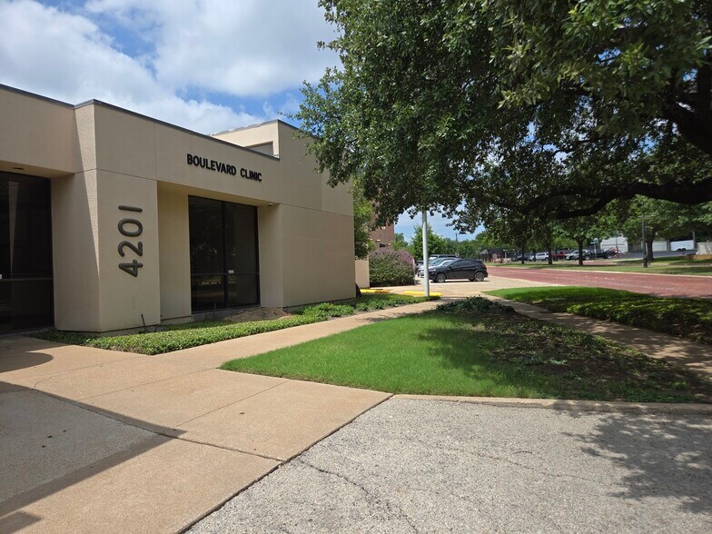 Primary Photo Of 4201 Camp Bowie Blvd, Fort Worth Medical For Lease
