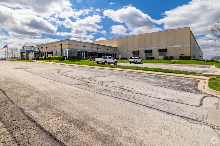 More Photos Of 7910 Hedge Lane Ter, Lenexa Manufacturing For Sale