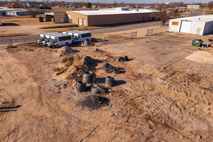 More Photos Of 130 E 10th Ave, South Hutchinson Industrial For Sale