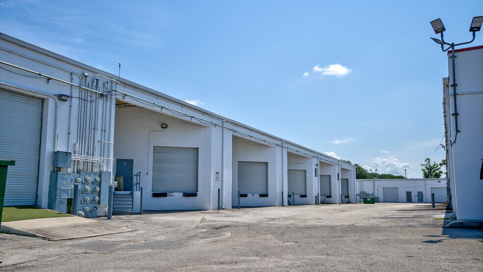 More Photos Of 8535 Baymeadows Rd, Jacksonville Unknown For Lease